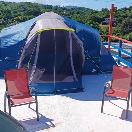 Rooster Run Glamping Camping Has Rooftop And Off The Ground Glamping Experience For 1 To 16 In A Single Tent And Views Of The Rain Forrest And To Culebra Across The Atlantic Ocean W Tents, Linens, Deluxe Air Beds, Warm Shower And More At A Great Pric Vieques Exterior photo