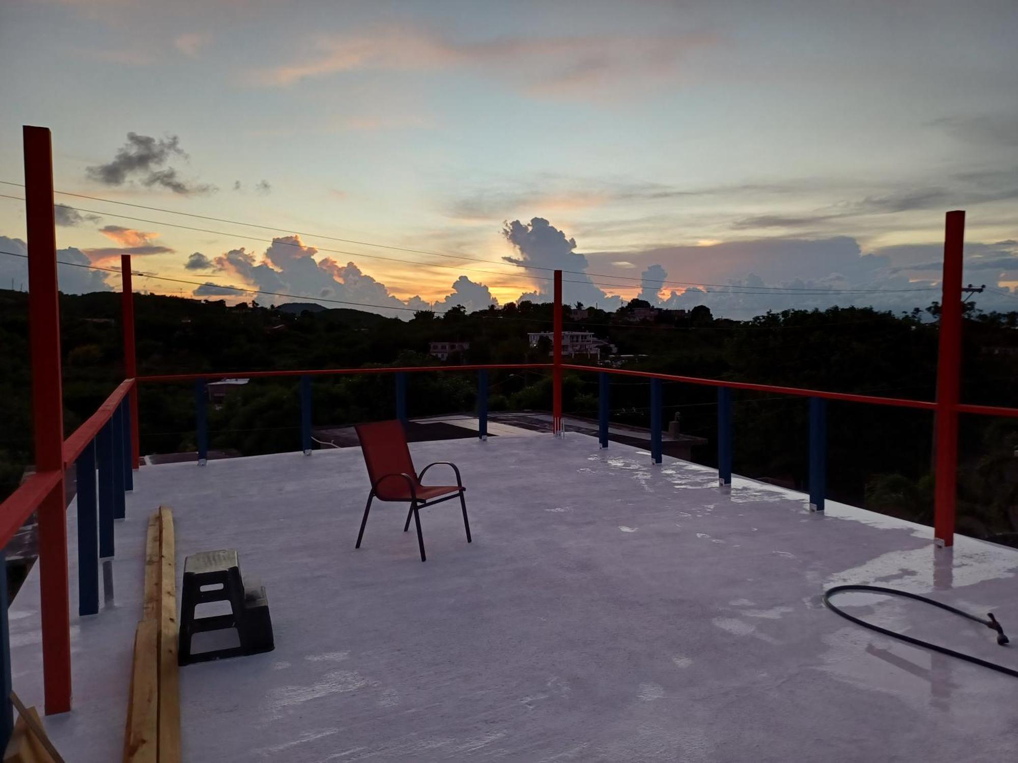 Rooster Run Glamping Camping Has Rooftop And Off The Ground Glamping Experience For 1 To 16 In A Single Tent And Views Of The Rain Forrest And To Culebra Across The Atlantic Ocean W Tents, Linens, Deluxe Air Beds, Warm Shower And More At A Great Pric Vieques Exterior photo