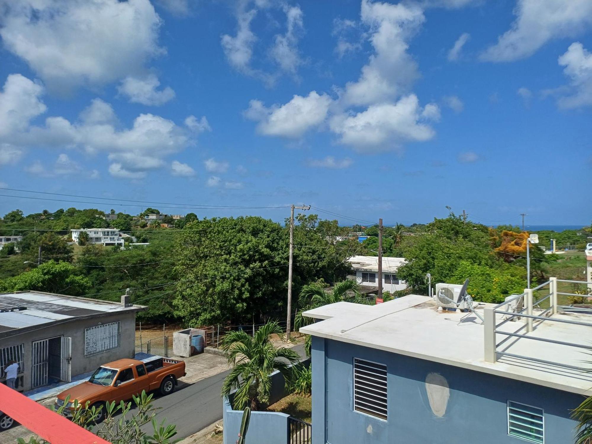 Rooster Run Glamping Camping Has Rooftop And Off The Ground Glamping Experience For 1 To 16 In A Single Tent And Views Of The Rain Forrest And To Culebra Across The Atlantic Ocean W Tents, Linens, Deluxe Air Beds, Warm Shower And More At A Great Pric Vieques Exterior photo